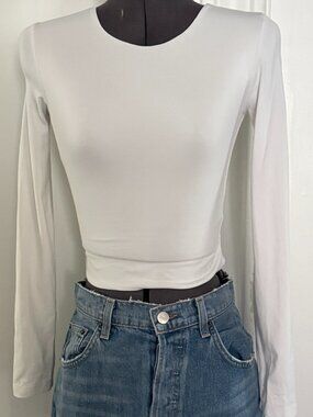 Aritzia White Contour Crew Long Sleeve